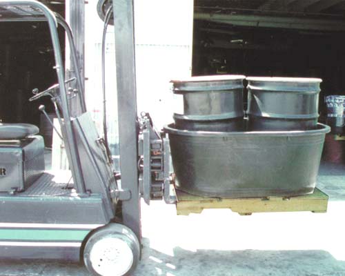 bucket display.jpg (46179 bytes)