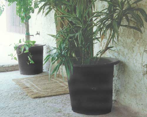 bucket display.jpg (46179 bytes)